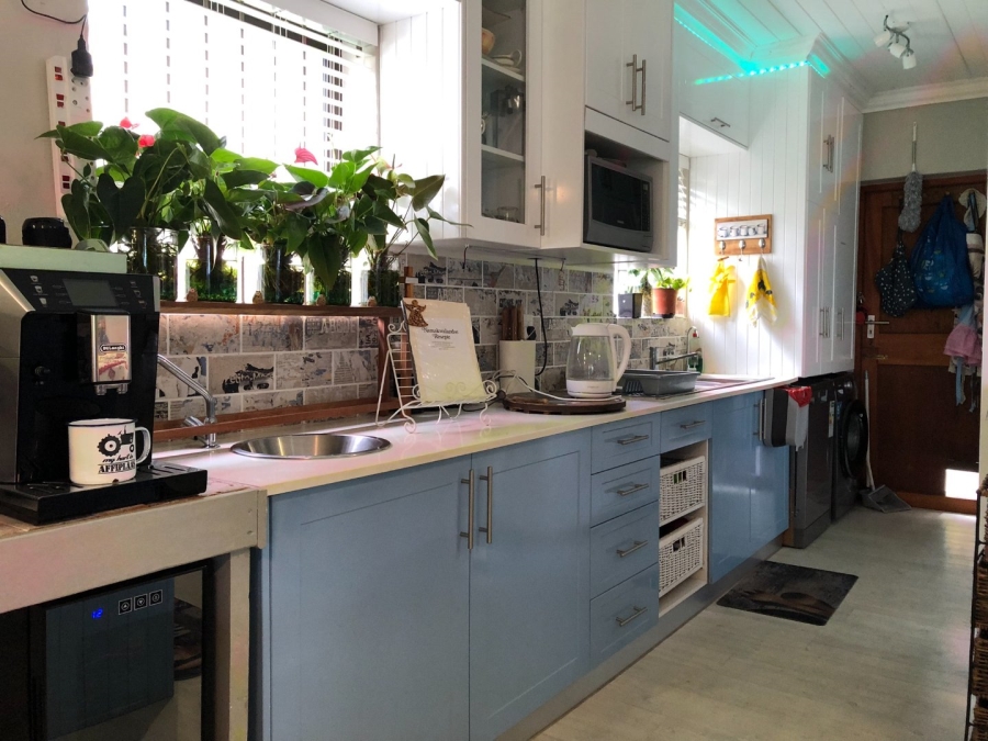 3 Bedroom Property for Sale in De Kelders Western Cape